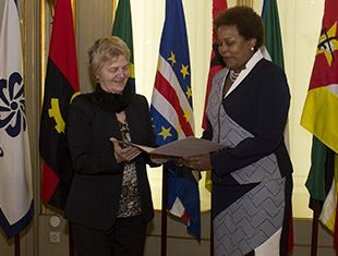 Secretária Executiva recebe cartas credenciais da embaixadora do Uruguai em Portugal