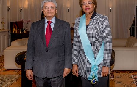 Secretária Executiva condecorada com Grã-Cruz da Ordem do Cruzeiro do Sul do Brasil