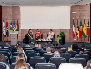 Mesa Redonda «Promoção da Igualdade de Género para o Desenvolvimento Sustentável – Desafios e Oportunidades em Língua Portuguesa» celebra 5 de Maio