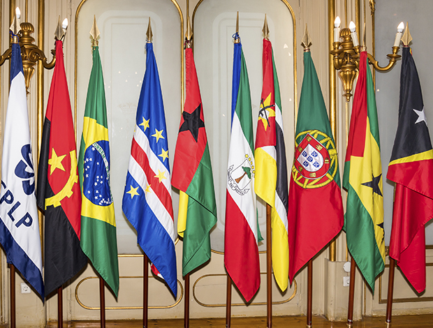 Bandeiras Salao Dourado